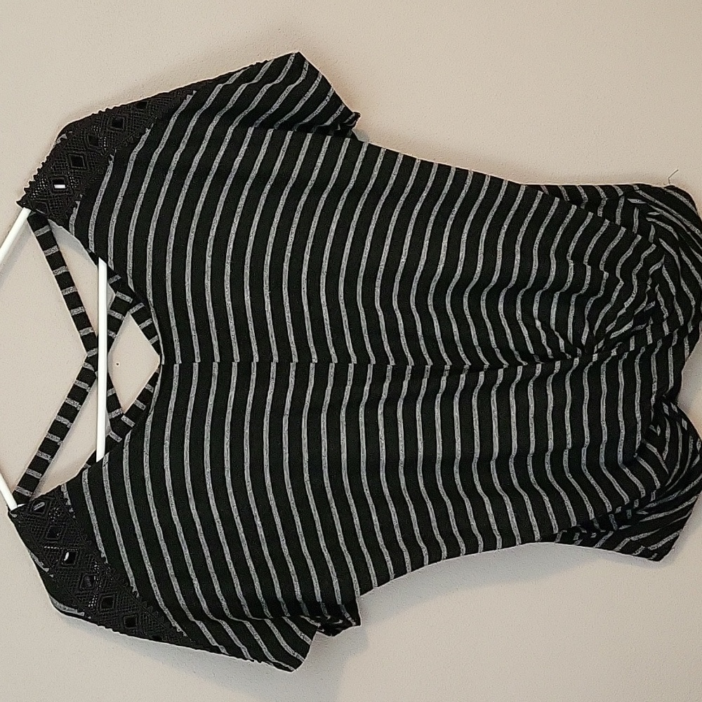 Super cute Iz Byer top, excellent condition.